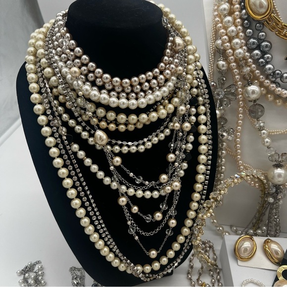 Large Vintage Pearl Jewelry Lot 60 Pieces Rings Necklaces Bracelets Earrings 4Ib - Picture 2 of 16